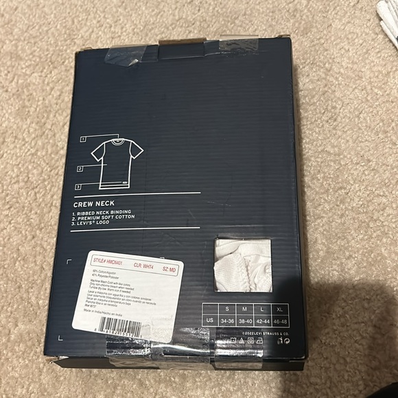 Levis 4pck Crew Neck Premium Cotton Tshirts sz M - Picture 2 of 4